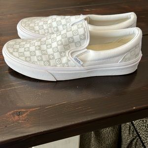 Vans women’s size 9 super awesome pair